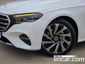 Mercedes-Benz E-Class E300 4MATIC Exclusive 2024 года из Южной Кореи