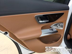 Mercedes-Benz E-Class E300 4MATIC Exclusive 2024 года из Южной Кореи