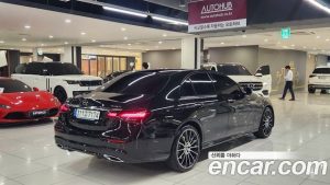 Mercedes-Benz E-Class E350 4MATIC AMG Line 2023 года из Южной Кореи