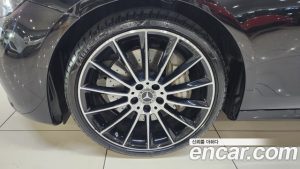 Mercedes-Benz E-Class E350 4MATIC AMG Line 2023 года из Южной Кореи