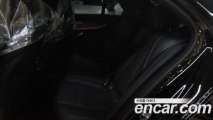 Mercedes-Benz E-Class E350 4MATIC AMG Line 2023 года из Южной Кореи