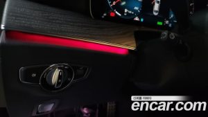 Mercedes-Benz E-Class E350 4MATIC AMG Line 2023 года из Южной Кореи