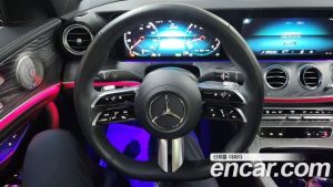 Mercedes-Benz E-Class E350 4MATIC AMG Line 2023 года из Южной Кореи