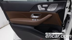 Mercedes-Benz GLE-Class GLE300d 4MATIC 2025 года из Южной Кореи