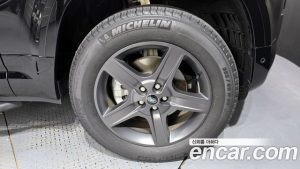 Land Rover Defender 110 P300 X- SE 2024 года из Южной Кореи