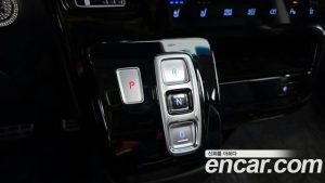 Hyundai Staria 4WD Lounge 9-Seater 2025 года из Южной Кореи