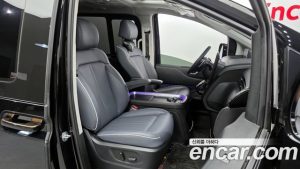 Hyundai Staria 4WD Lounge 9-Seater 2025 года из Южной Кореи