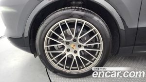 Porsche Cayenne 3.0 2023 года из Южной Кореи