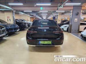 BMW 7-Series 750e xDrive Design Pure Excellence 2024 года из Южной Кореи