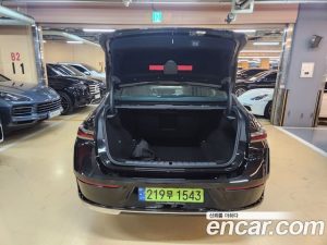 BMW 7-Series 750e xDrive Design Pure Excellence 2024 года из Южной Кореи