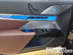 BMW 7-Series 750e xDrive Design Pure Excellence 2024 года из Южной Кореи