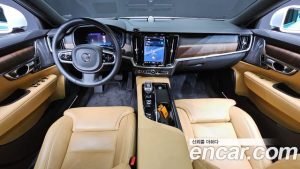 Volvo S90 B5 ULTIMATE Bright 2023 года из Южной Кореи