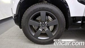Land Rover Defender 130 P400 X- HSE 2024 года из Южной Кореи