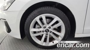 Audi A3 40 TFSI 2023 года из Южной Кореи