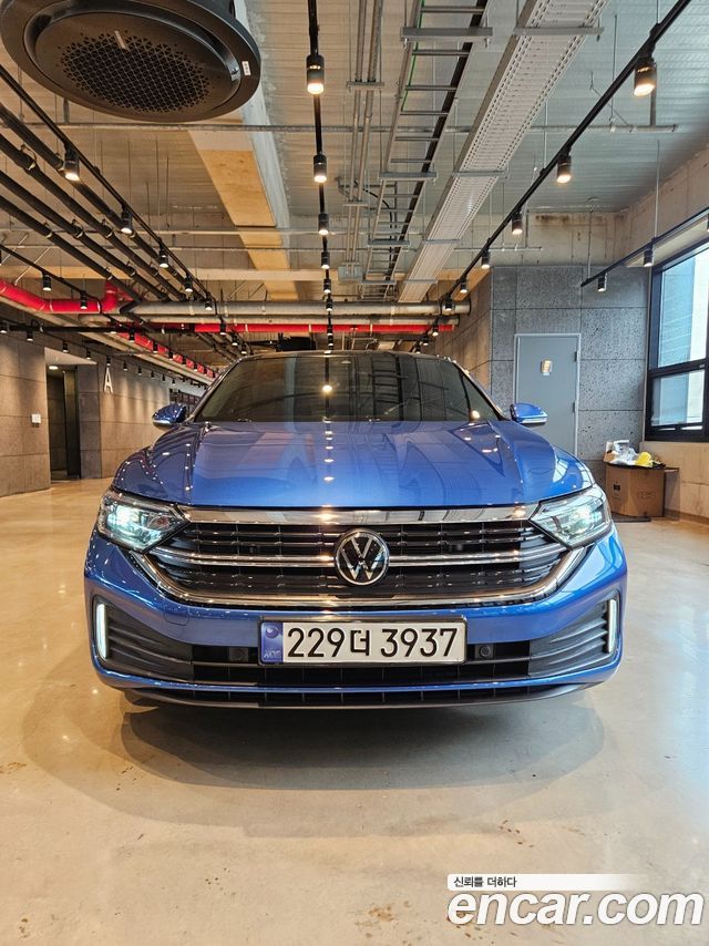 Volkswagen Jetta 1.5 TSI Prestige 2023 года из Кореи