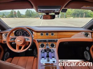 Bentley Continental 4.0 GT 2022 года из Южной Кореи