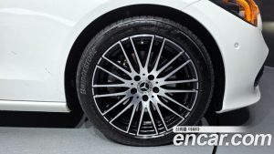 Mercedes-Benz C-Class C300 4MATIC Avantgarde 2024 года из Южной Кореи