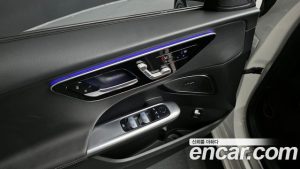 Mercedes-Benz C-Class C300 4MATIC Avantgarde 2024 года из Южной Кореи