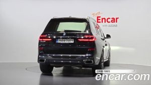 BMW X7 xDrive 40i M Sport 6 2023 года из Южной Кореи