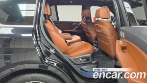 BMW X7 xDrive 40i M Sport 6 2023 года из Южной Кореи