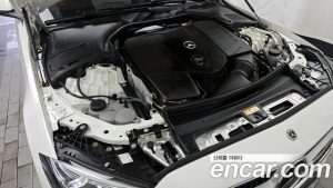 Mercedes-Benz C-Class C200 Avantgarde 2024 года из Южной Кореи