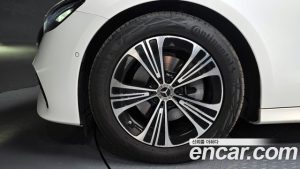 Mercedes-Benz E-Class E200 Avantgarde 2024 года из Южной Кореи
