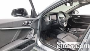 BMW 1-Series 120i Sport 2023 года из Южной Кореи