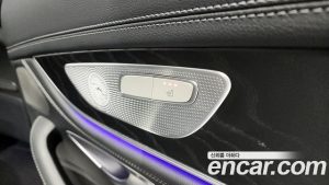Mercedes-Benz CLS-Class CLS300d 4MATIC 2023 года из Южной Кореи