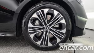 Mercedes-Benz E-Class E350e 4MATIC 2025 года из Южной Кореи