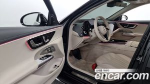 Mercedes-Benz E-Class E350e 4MATIC 2025 года из Южной Кореи