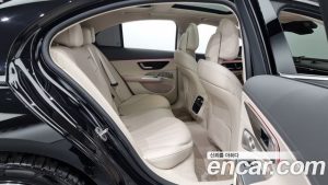 Mercedes-Benz E-Class E350e 4MATIC 2025 года из Южной Кореи
