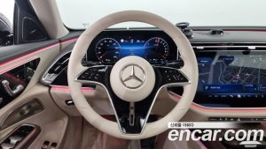Mercedes-Benz E-Class E350e 4MATIC 2025 года из Южной Кореи