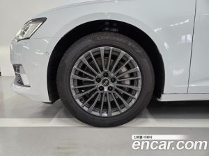 Audi A6 45 TFSI 2025 года из Южной Кореи