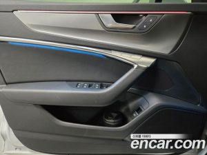 Audi A6 45 TFSI 2025 года из Южной Кореи