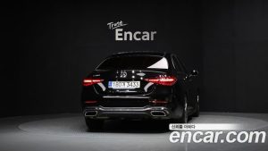 Mercedes-Benz C-Class C200 AMG Line 2024 года из Южной Кореи