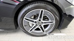 Mercedes-Benz C-Class C200 AMG Line 2024 года из Южной Кореи