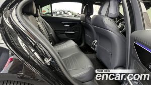 Mercedes-Benz C-Class C200 AMG Line 2024 года из Южной Кореи