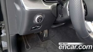 Mercedes-Benz C-Class C200 AMG Line 2024 года из Южной Кореи