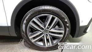 Volkswagen Tiguan 2.0 TSI Prestige 2023 года из Южной Кореи