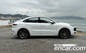 Porsche Cayenne 3.0 Coupe 2023 года из Южной Кореи