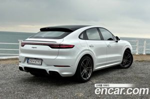 Porsche Cayenne 3.0 Coupe 2023 года из Южной Кореи