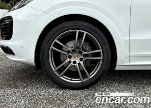 Porsche Cayenne 3.0 Coupe 2023 года из Южной Кореи