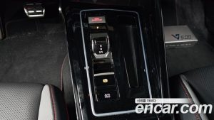 Volkswagen Golf 2.0 GTI 2024 года из Южной Кореи