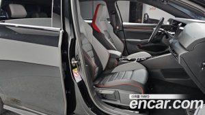 Volkswagen Golf 2.0 GTI 2024 года из Южной Кореи