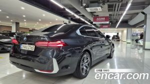 BMW 5-Series 530i xDrive 2024 года из Южной Кореи