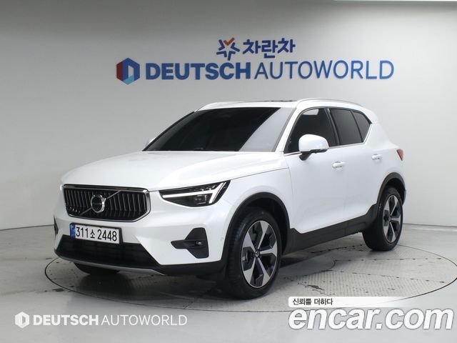 Volvo XC40 B4 Ultra Bright 2024 года из Кореи