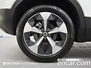 Volvo XC40 B4 Ultra Bright 2024 года из Южной Кореи