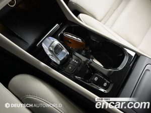 Volvo XC40 B4 Ultra Bright 2024 года из Южной Кореи