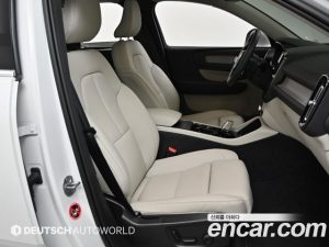 Volvo XC40 B4 Ultra Bright 2024 года из Южной Кореи