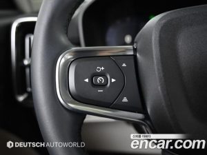 Volvo XC40 B4 Ultra Bright 2024 года из Южной Кореи